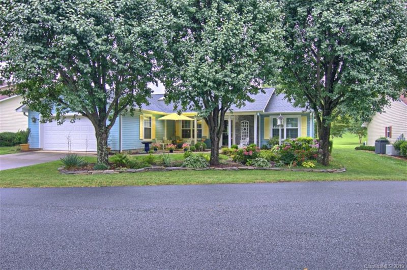 Property image 2 at 767 W Saint Johns Way, Hendersonville, NC 28791