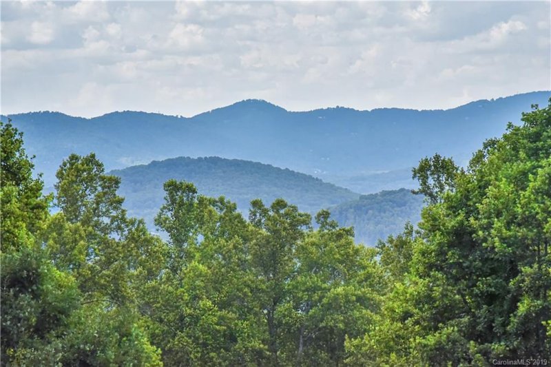 Property image 5 at 121 Stonecrest Drive, Asheville, NC 28803