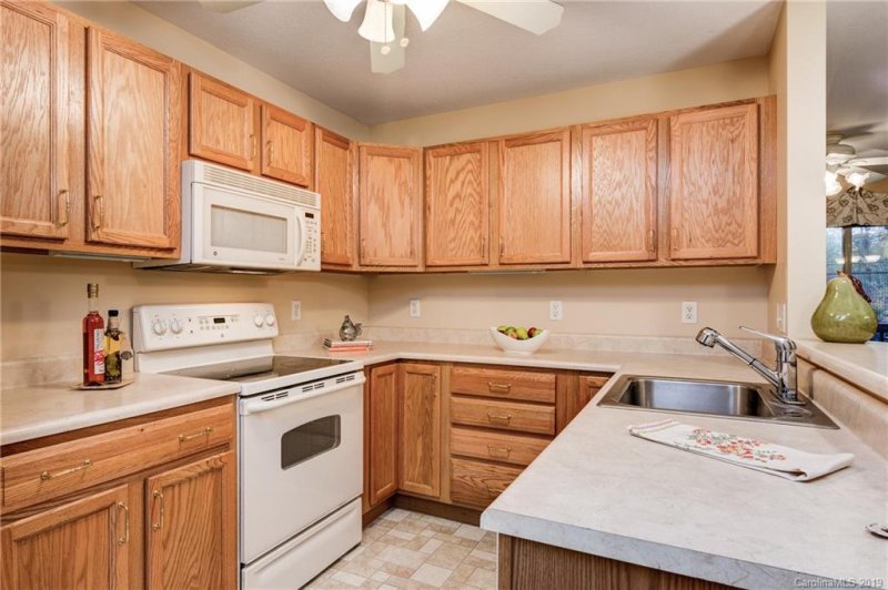 Property image 4 at 252 Wash Creek Drive, Hendersonville, NC 28739