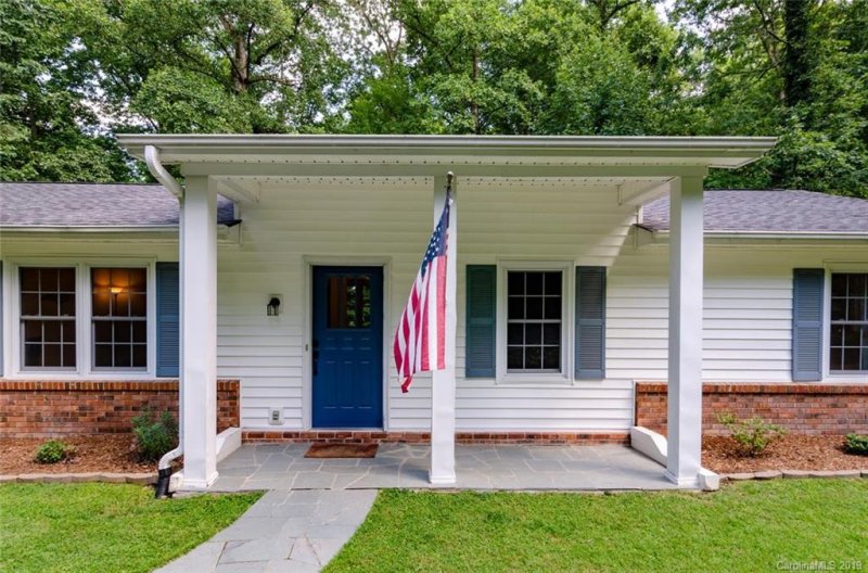 Property image 2 at 195 Long John Drive, Hendersonville, NC 28791