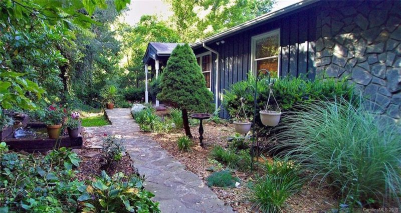 1170 South Country Club Drive