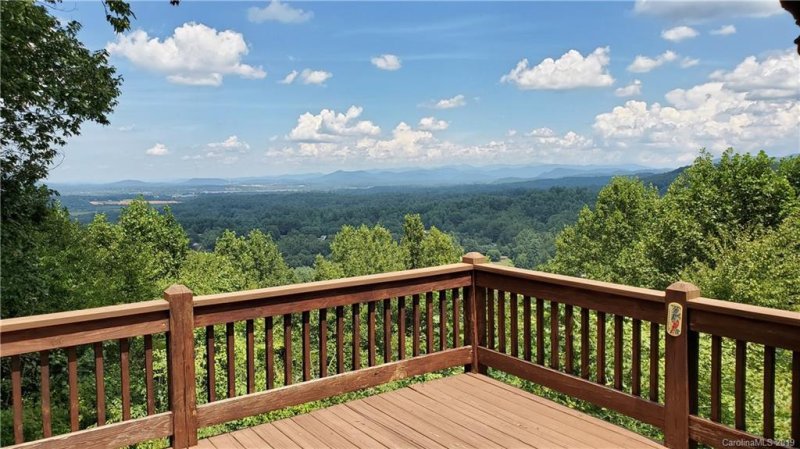 Property image 2 at 815 Summit Farm Lane, Hendersonville, NC 28739