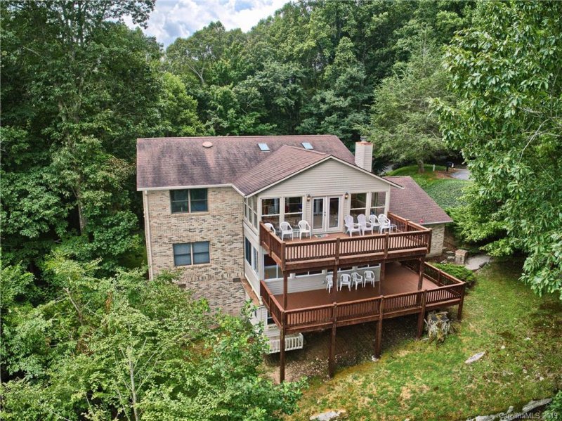 Property image 3 at 815 Summit Farm Lane, Hendersonville, NC 28739