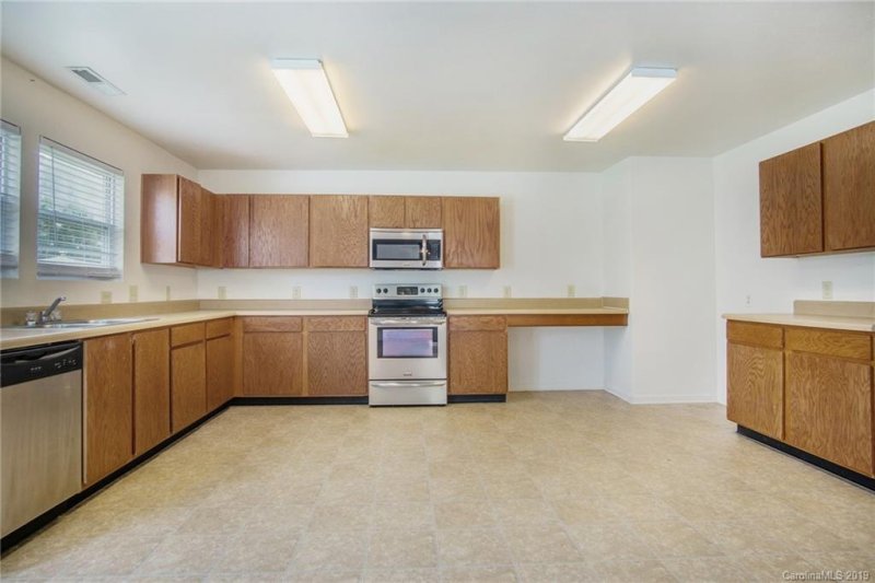 Property image 2 at 3325 Aldwych Way, Charlotte, NC 28216