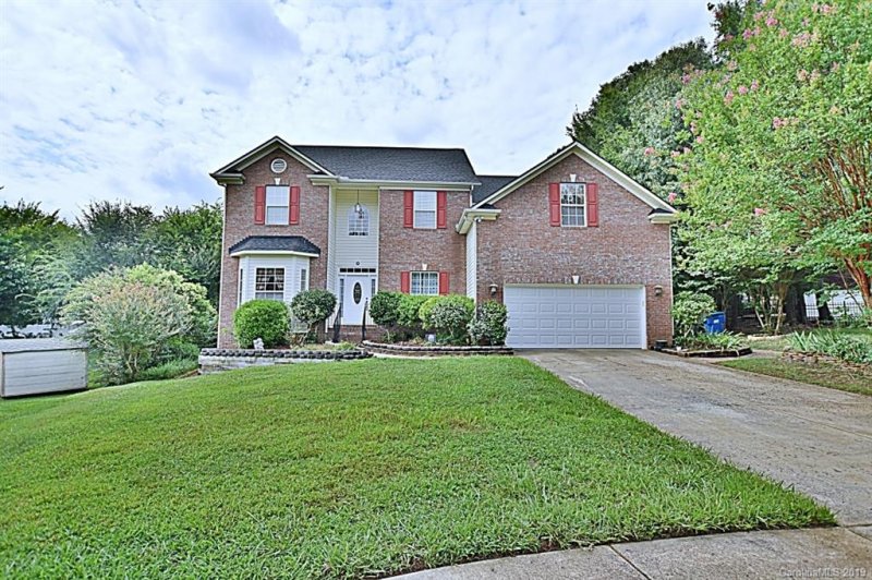 Property image 2 at 2403 Creek Court, Matthews, NC 28105