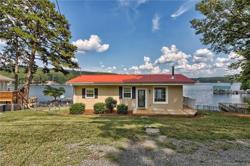 Property image 2 at 846 Pinehaven Drive, New London, NC 28127