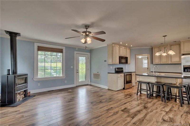 Property image 4 at 846 Pinehaven Drive, New London, NC 28127