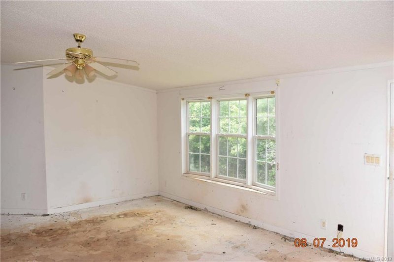 Property image 2 at 817 Christine Court, Catawba, SC 29704