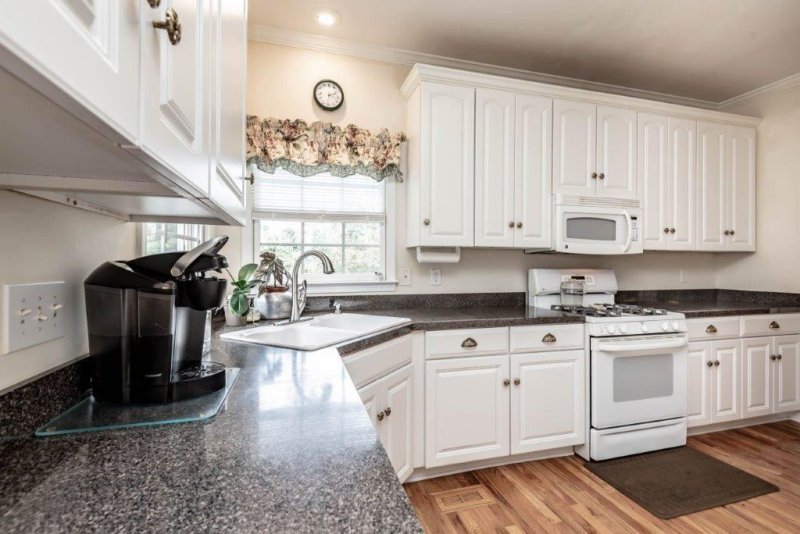 Property image 5 at 2595 Knoll Ridge Court, Hickory, NC 28602