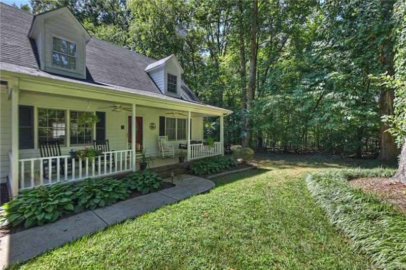 Property image 3 at 7464 Deer Track Drive, Denver, NC 28037