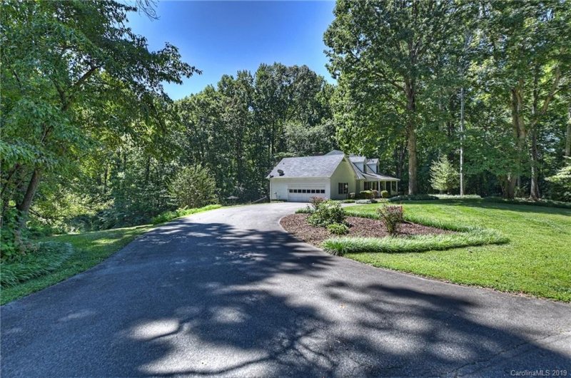 Property image 4 at 7464 Deer Track Drive, Denver, NC 28037