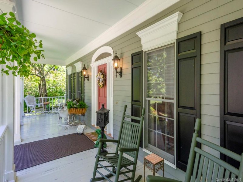 Property image 2 at 17 Ashley Place, Hendersonville, NC 28739