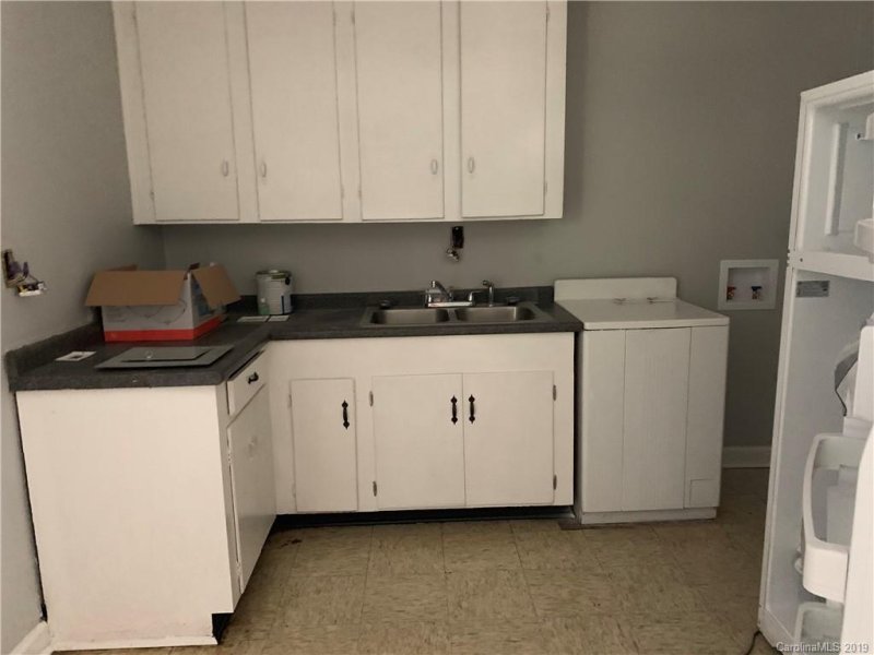 Property image 3 at 2828 Willow Street, Charlotte, NC 28208
