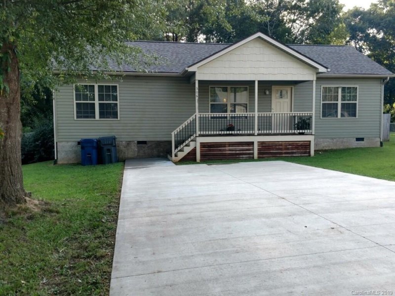 Property image 2 at 306 River Street, High Shoals, NC 28077