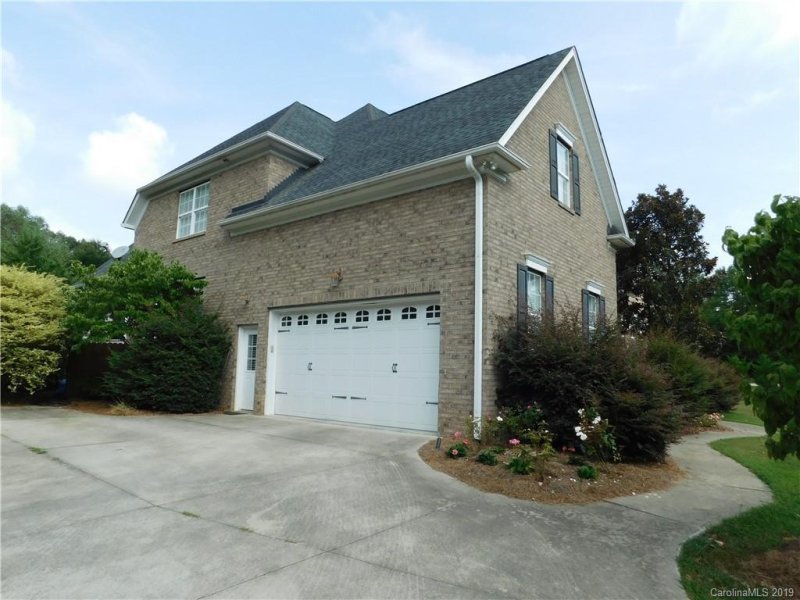 Property image 3 at 383 Laurel Crest Drive, Kannapolis, NC 28081