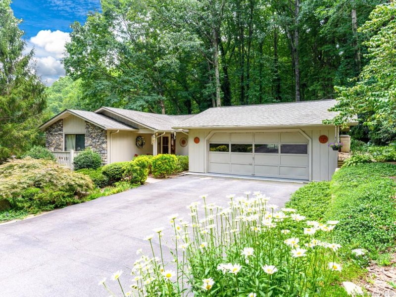 Property image 2 at 905 Toxaway Drive, Hendersonville, NC 28791