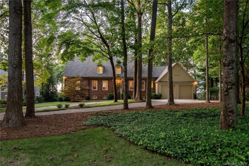 Property image 5 at 19529 Weavers Circle, Cornelius, NC 28031