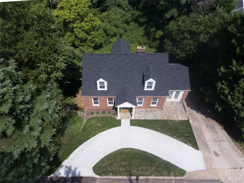 Property image 2 at 102 Riverside Drive, Morganton, NC 28655