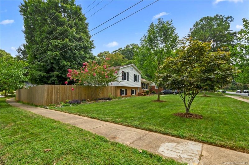 Property image 2 at 1401 Tarrington Avenue, Charlotte, NC 28205