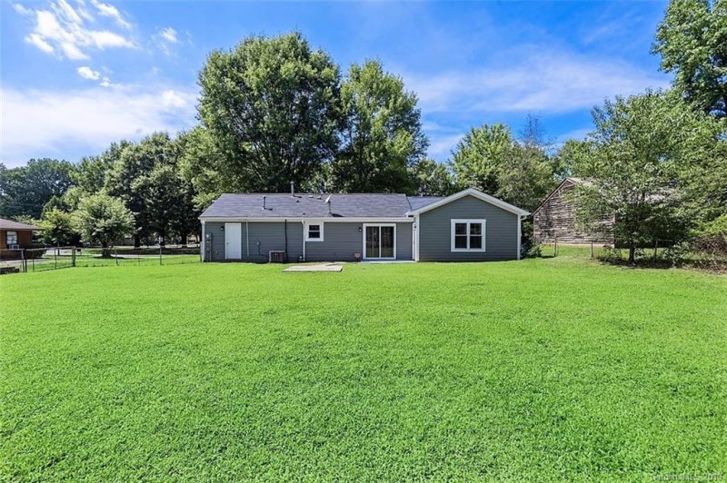 Property image 4 at 3612 Cobbleridge Drive, Charlotte, NC 28215