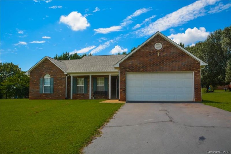 Property image 3 at 5045 Stetson Lane, Claremont, NC 28610