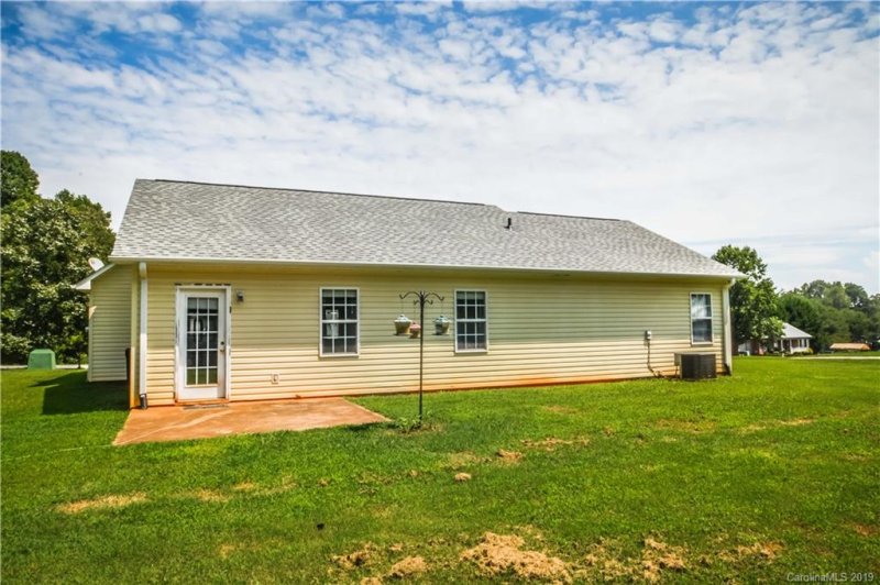 Property image 5 at 5045 Stetson Lane, Claremont, NC 28610