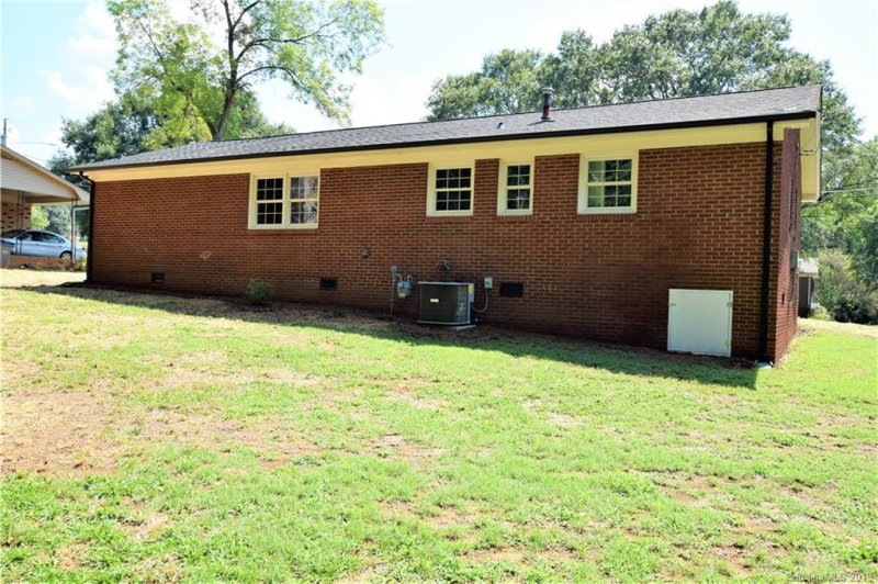 Property image 2 at 2112 Hollandale Drive, Gastonia, NC 28054