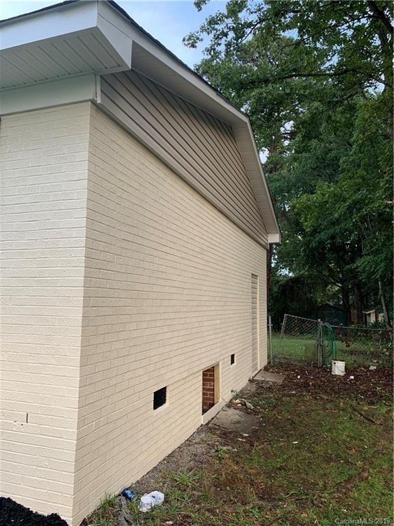 Property image 3 at 4238 Oak Forest Drive, Charlotte, NC 28215