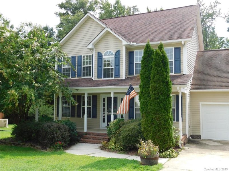 Property image 2 at 1024 Castle Rock Court, Concord, NC 28025