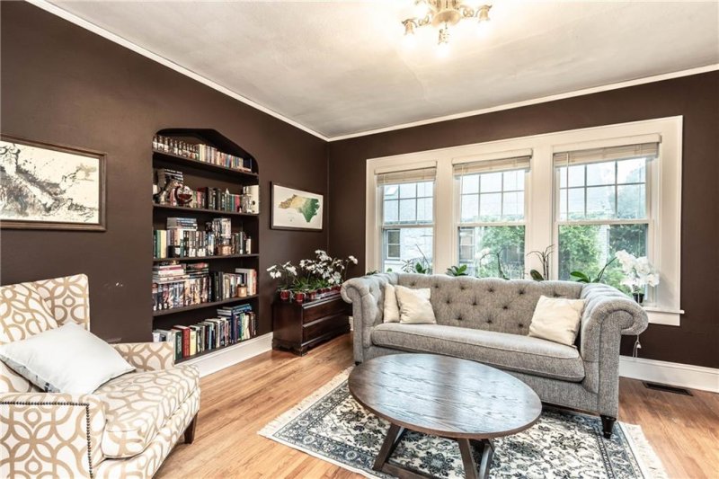 Property image 4 at 26 8th Avenue, Hickory, NC 28601