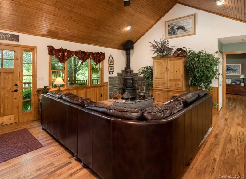 Property image 2 at 287 Walnut Ridge Drive, Clyde, NC 28721