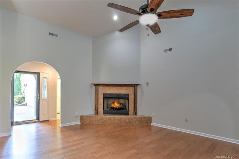 Property image 4 at 9 Stonebridge Drive, Asheville, NC 28805