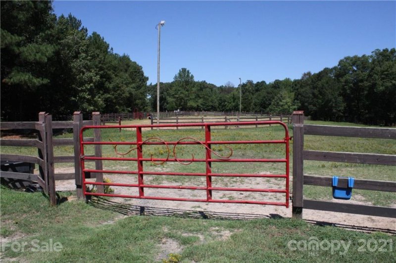 Property image 4 at 772 Bellegray Road, Clover, SC 29710