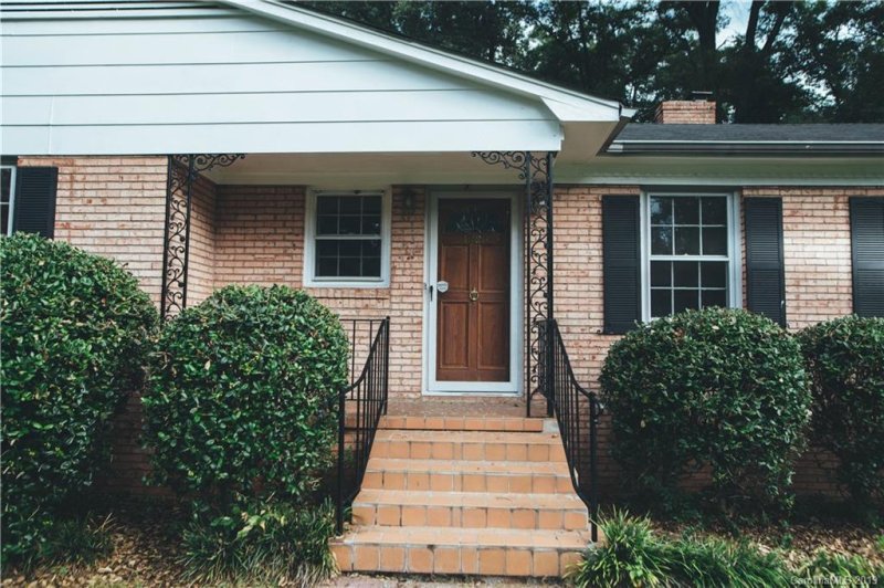 Property image 2 at 1226 S Belvedere Avenue, Gastonia, NC 28054