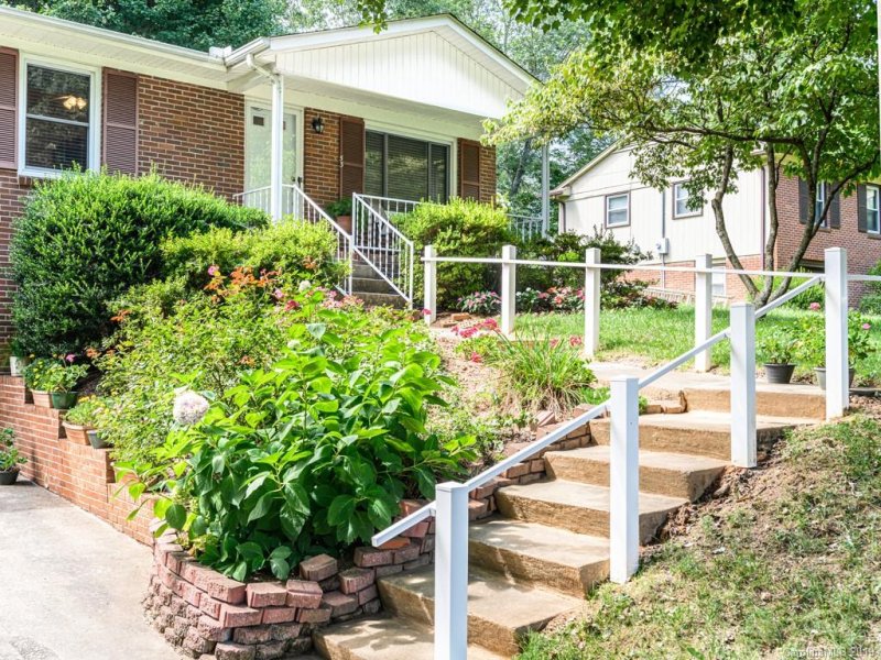 Property image 4 at 53 Skyview Terrace, Asheville, NC 28806