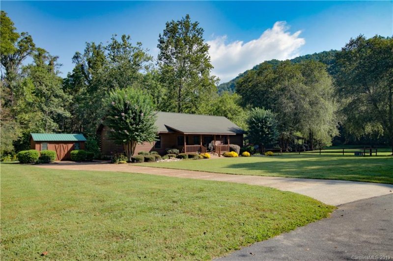 Property image 2 at 45 Reedy Creek Court, Hendersonville, NC 28792