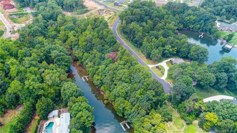 Property image 3 at 646 Sandbar Point, Lake Wylie, SC 29710