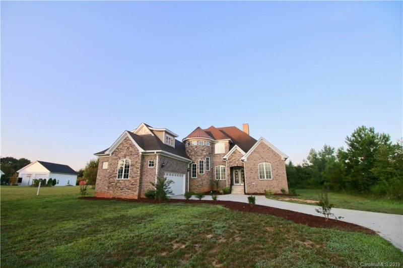 Property image 2 at 121 Dabbling Duck Circle, Mooresville, NC 28117