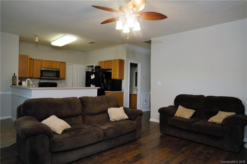 Property image 3 at 4613 Fox Thorne Drive, Charlotte, NC 28216