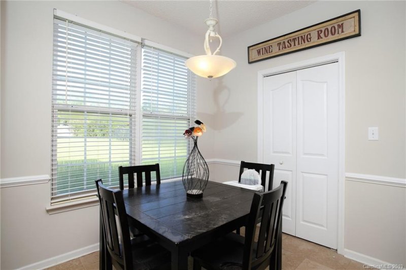 Property image 4 at 4613 Fox Thorne Drive, Charlotte, NC 28216