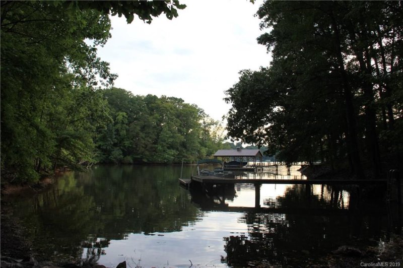 Property image 2 at 211 Loblolly Drive, Statesville, NC 28677