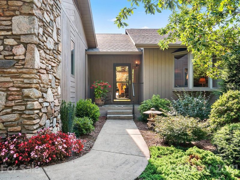 Property image 3 at 7 Ridgeview Drive, Asheville, NC 28804