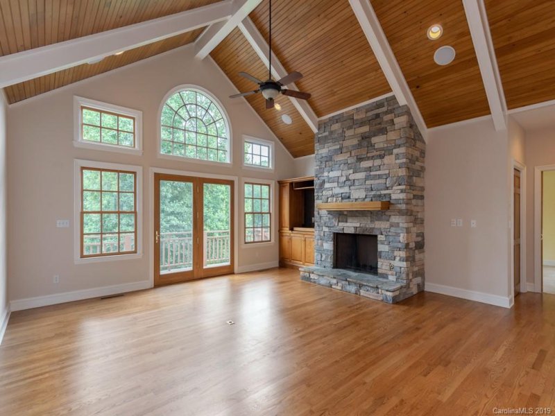 Property image 3 at 134 Village Springs Lane, Hendersonville, NC 28739