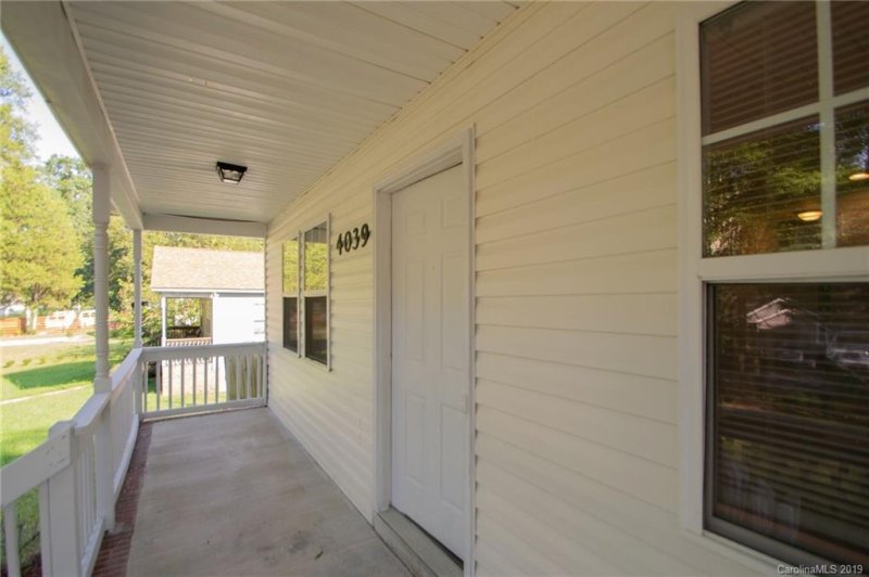 Property image 2 at 4039 Rutgers Avenue, Charlotte, NC 28206