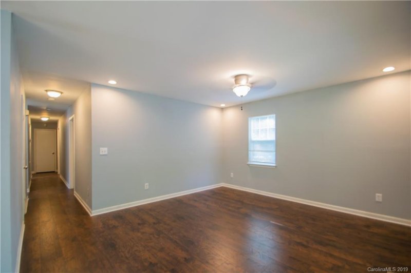 Property image 3 at 4039 Rutgers Avenue, Charlotte, NC 28206