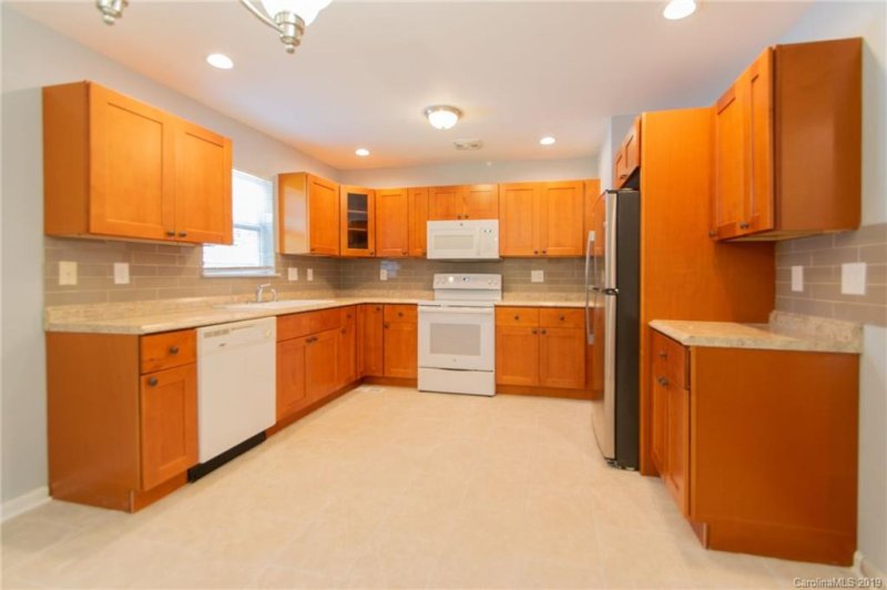 Property image 4 at 4039 Rutgers Avenue, Charlotte, NC 28206