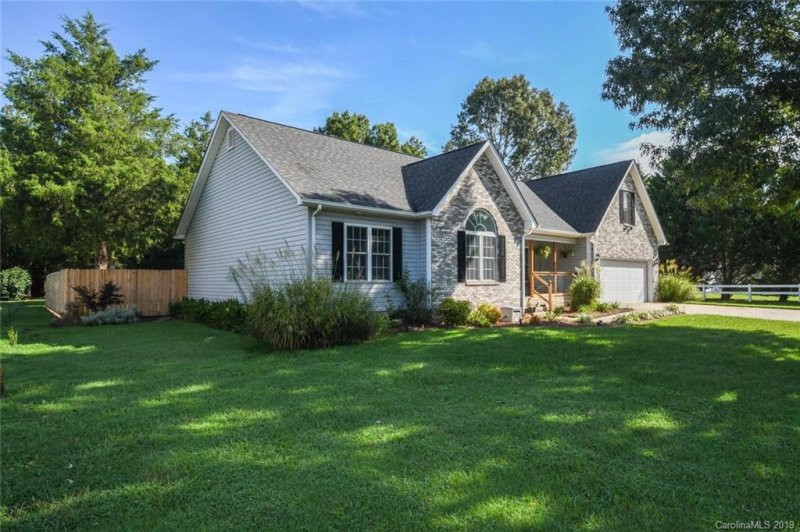 Property image 3 at 716 Pine Haven Circle, Clover, SC 29710