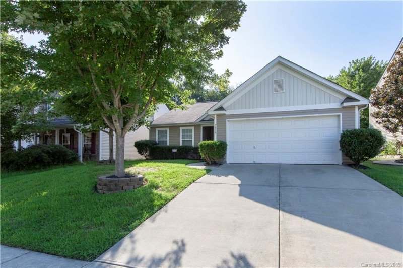 Property image 2 at 7819 Rabbits Foot Lane, Charlotte, NC 28217