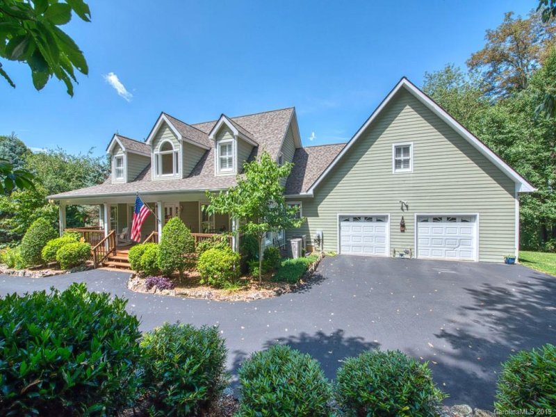 Property image 2 at 157 Presidential Drive, Waynesville, NC 28786