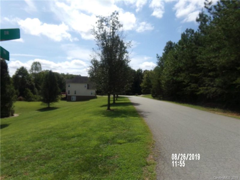 Property image 2 at 2005 Lynmore Drive, Sherrills Ford, NC 28673